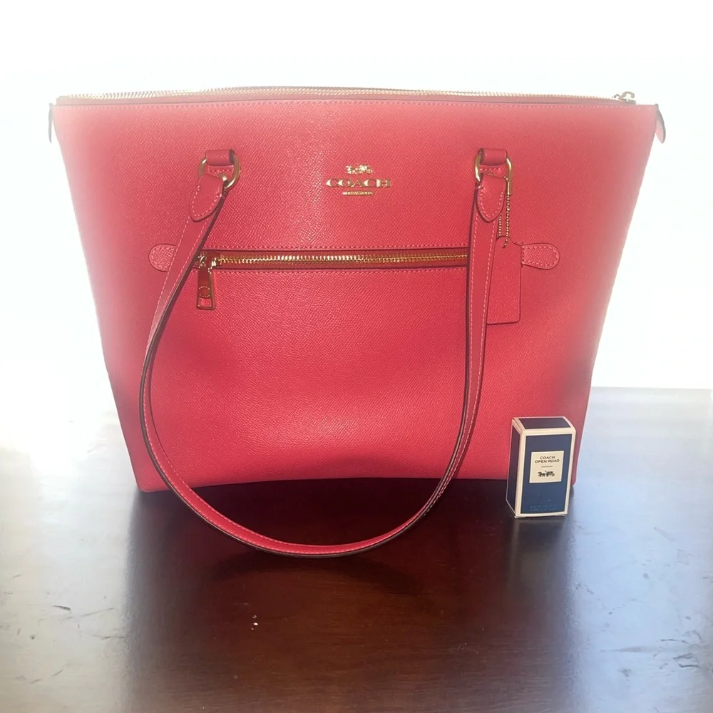 NWOT Coach Gallery Tote - Picture 1 of 4